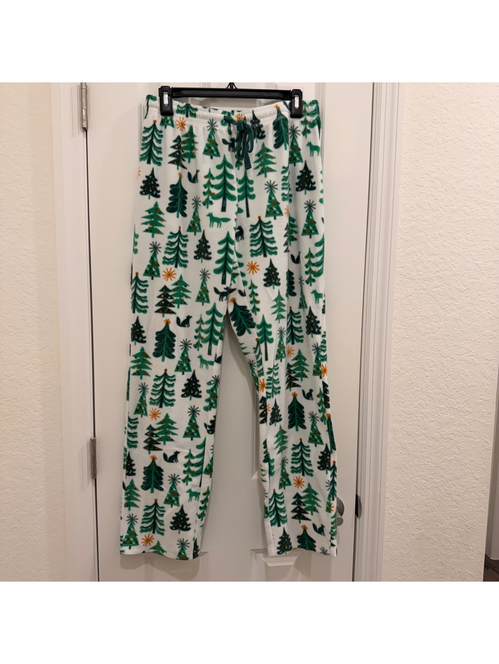 Nordstrom Women's Small Fleece Pajama Pants with Christmas Tree Print